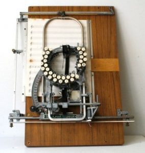Музыкальная пишущая машинка