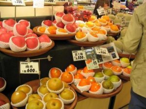 В Японии фрукты употребляют редко